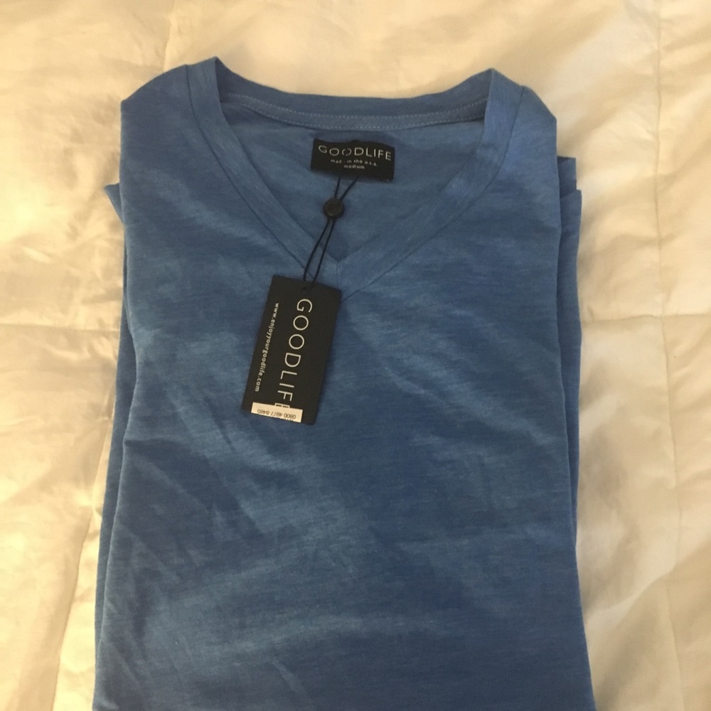 Men V-neck shirt blue size medium